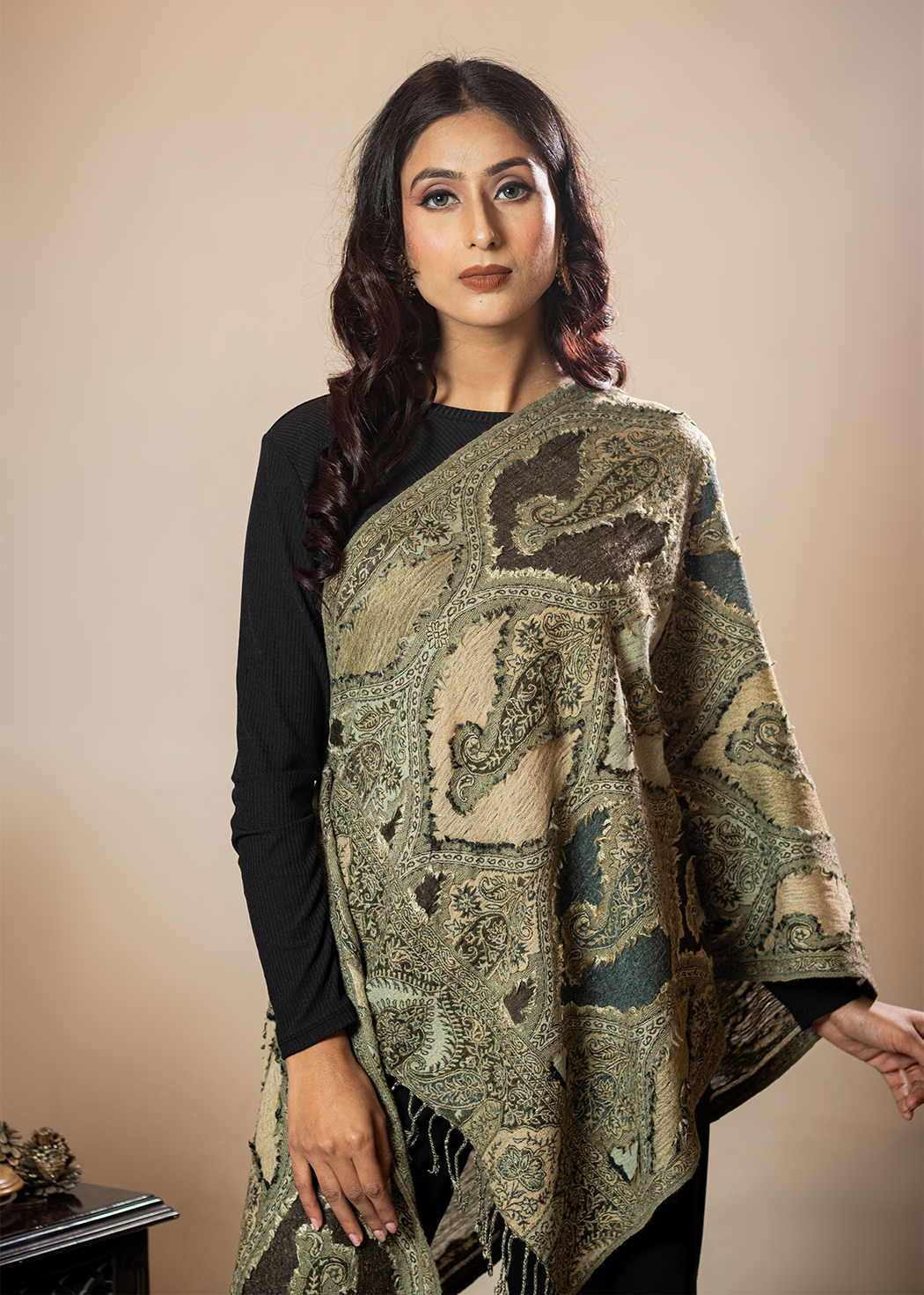 Masudh unisex stole embellished with huge paisley designs, Green tones