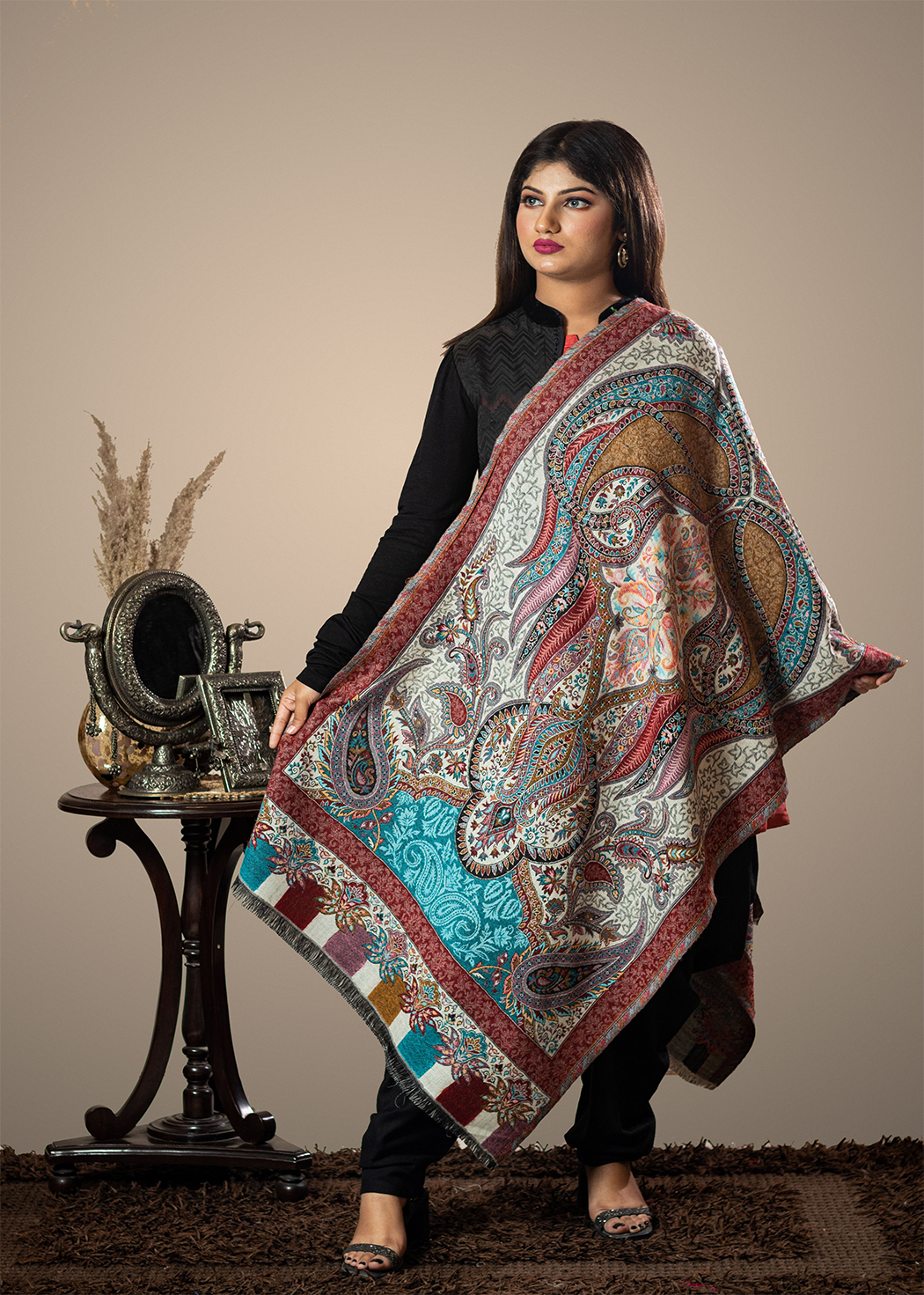 Masudh women's woollen multicolour Jamawar stole design