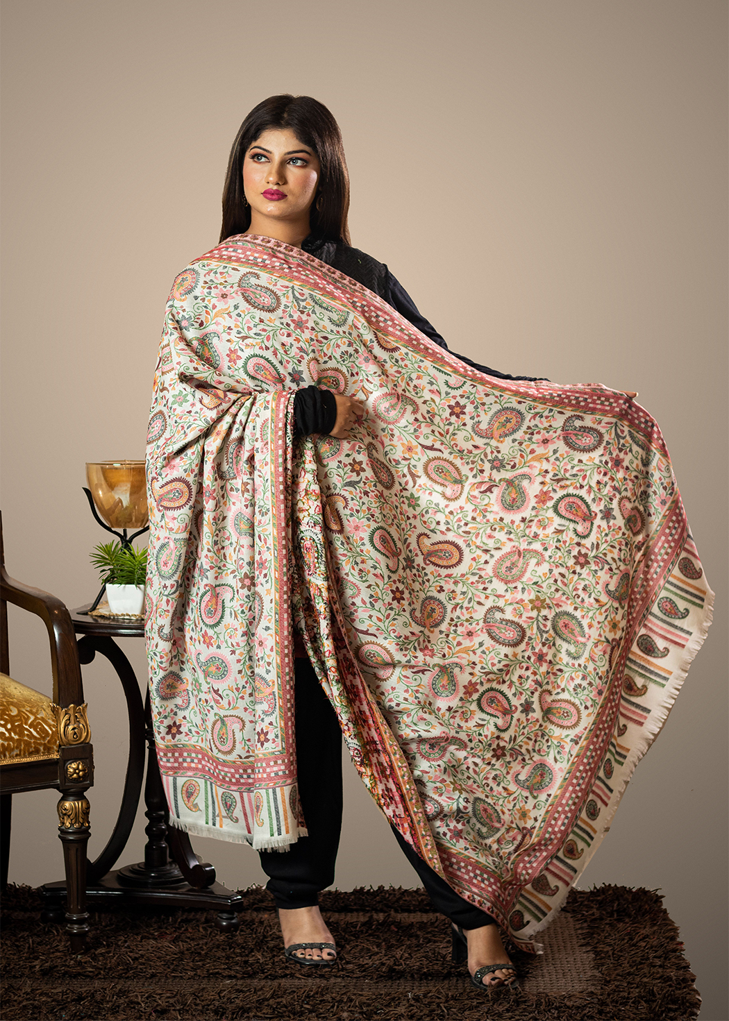 Masudh women's shawl with paisley & floral pattern all over in woollen fabric, white