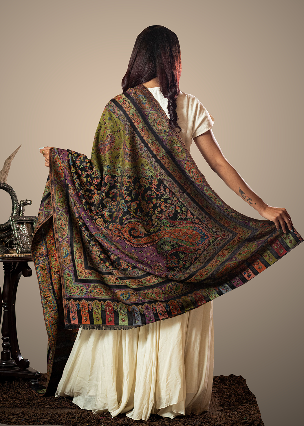 Masudh women's shawl perfect blend of ethnic paisley & floral work in woollen fabric