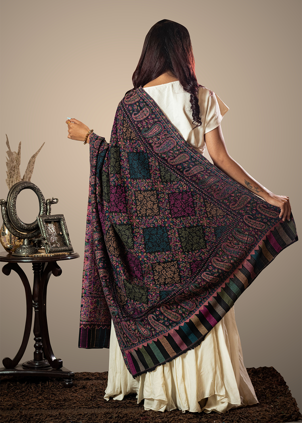 Masudh women's shawl perfect blend of ethnic paisley & floral work in woollen fabric