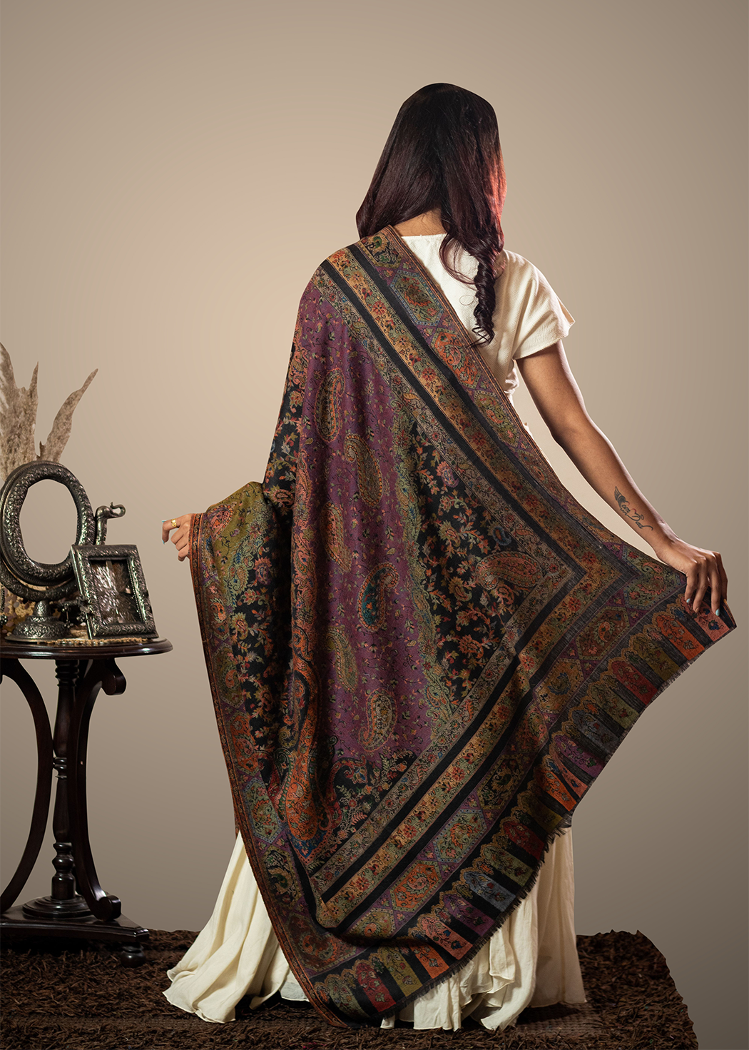 Masudh women's shawl perfect blend of ethnic paisley & floral work in woollen fabric